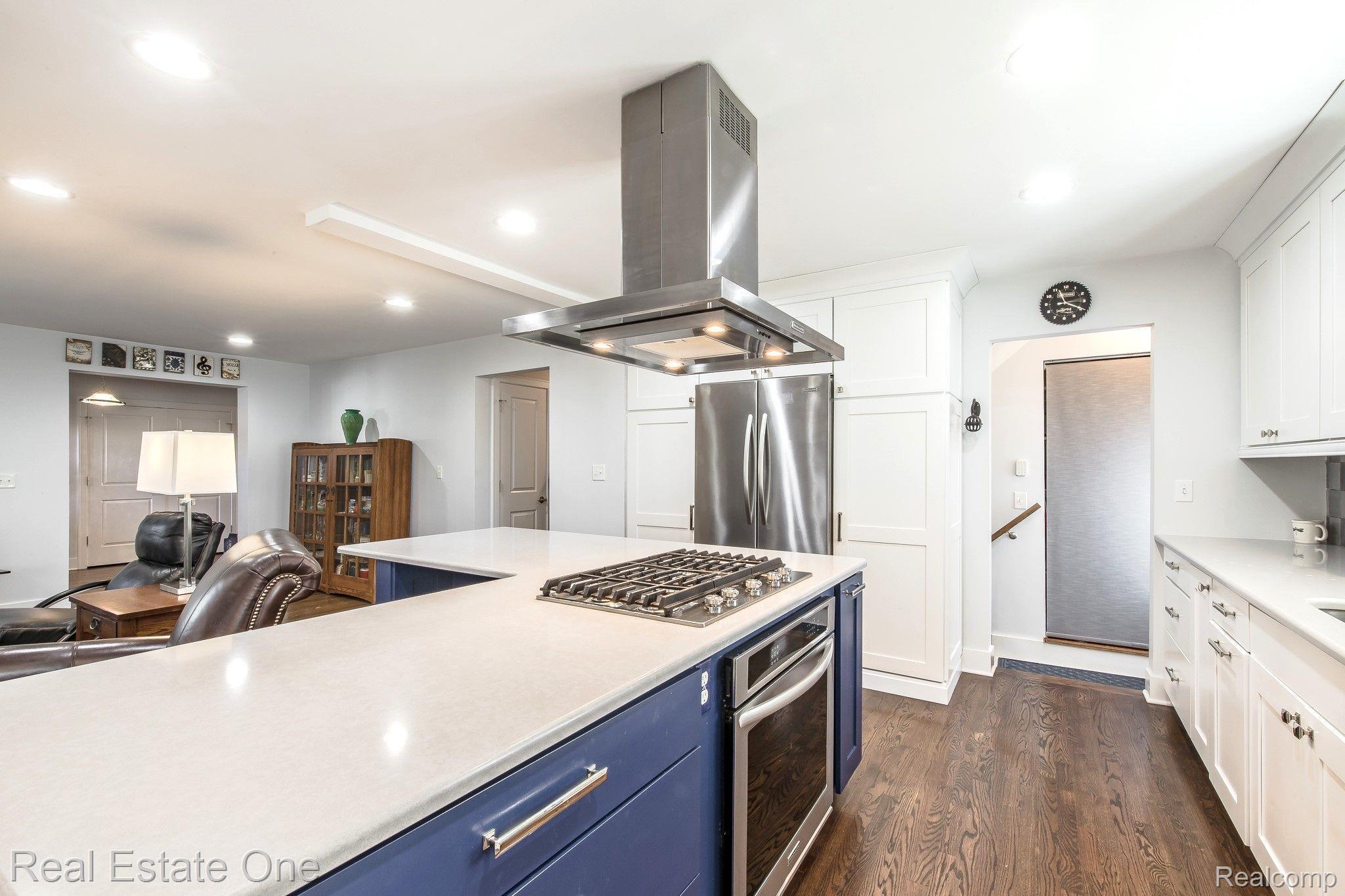 124 Ferndale AVE