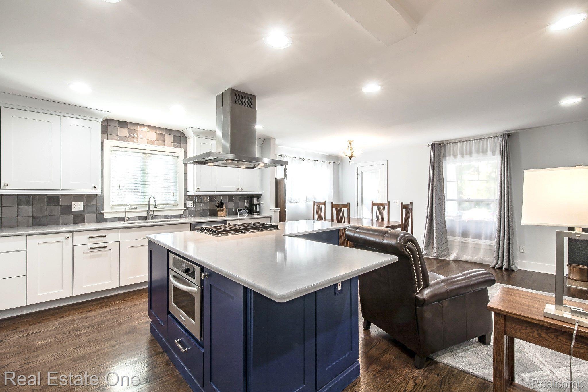 124 Ferndale AVE