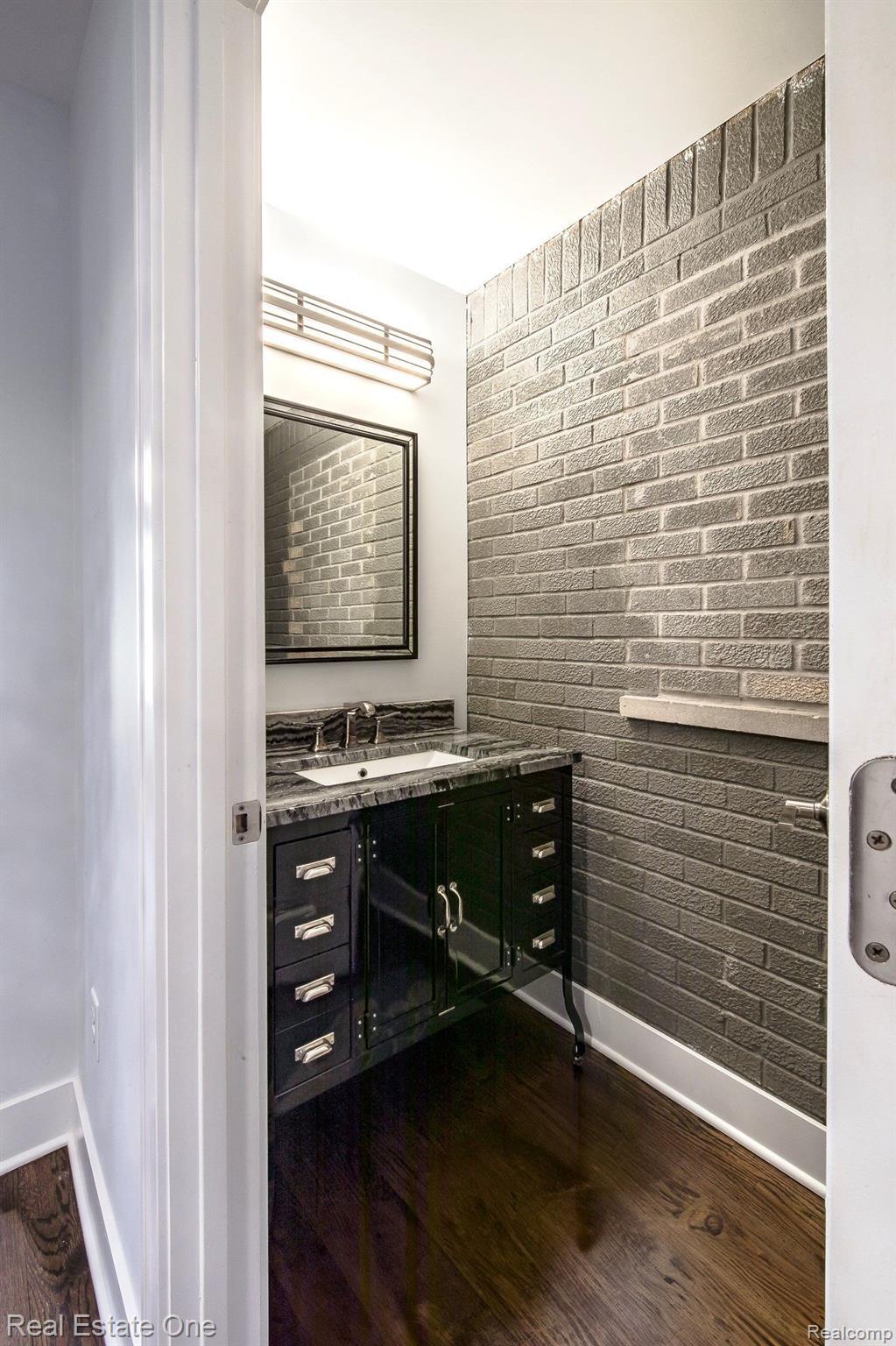 124 Ferndale AVE