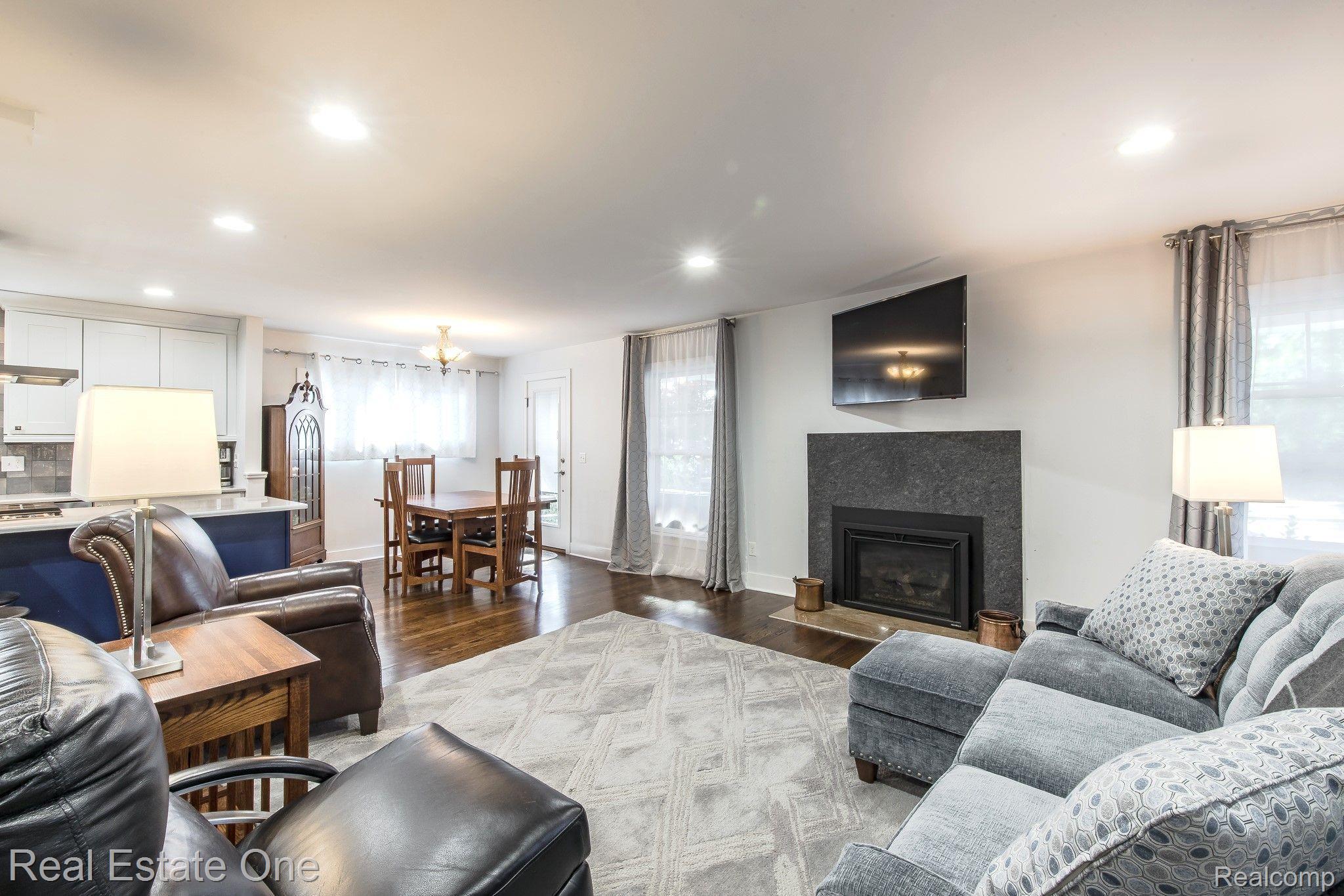 124 Ferndale AVE