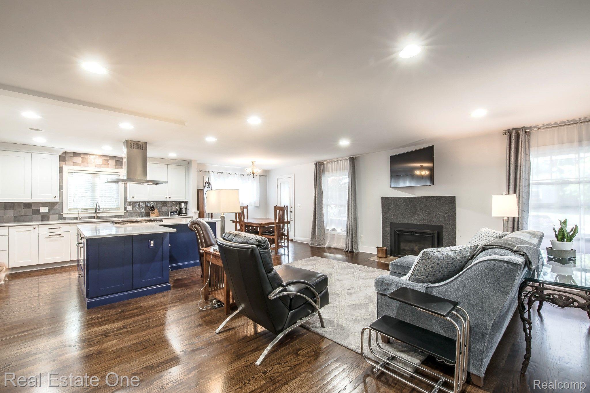 124 Ferndale AVE