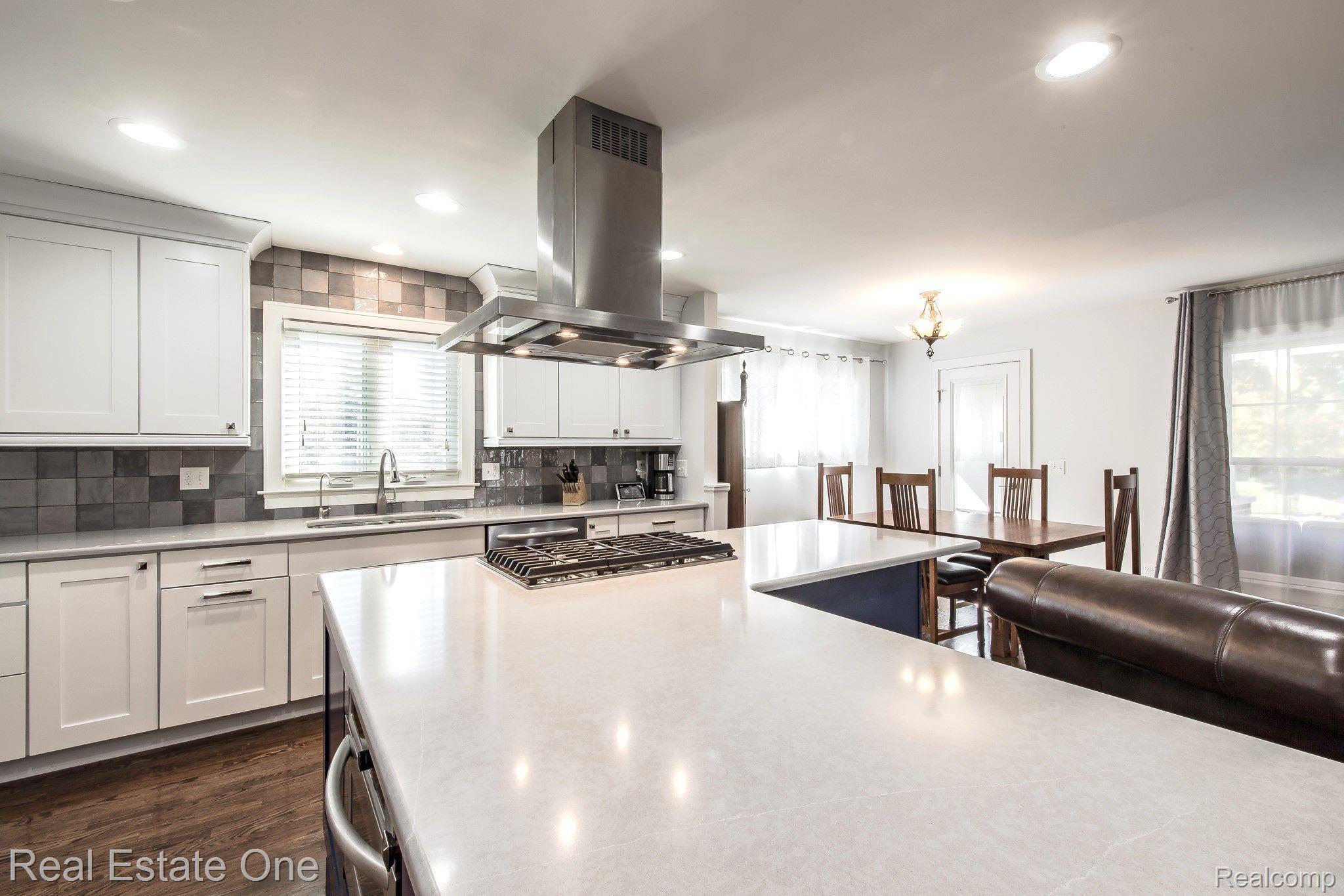 124 Ferndale AVE