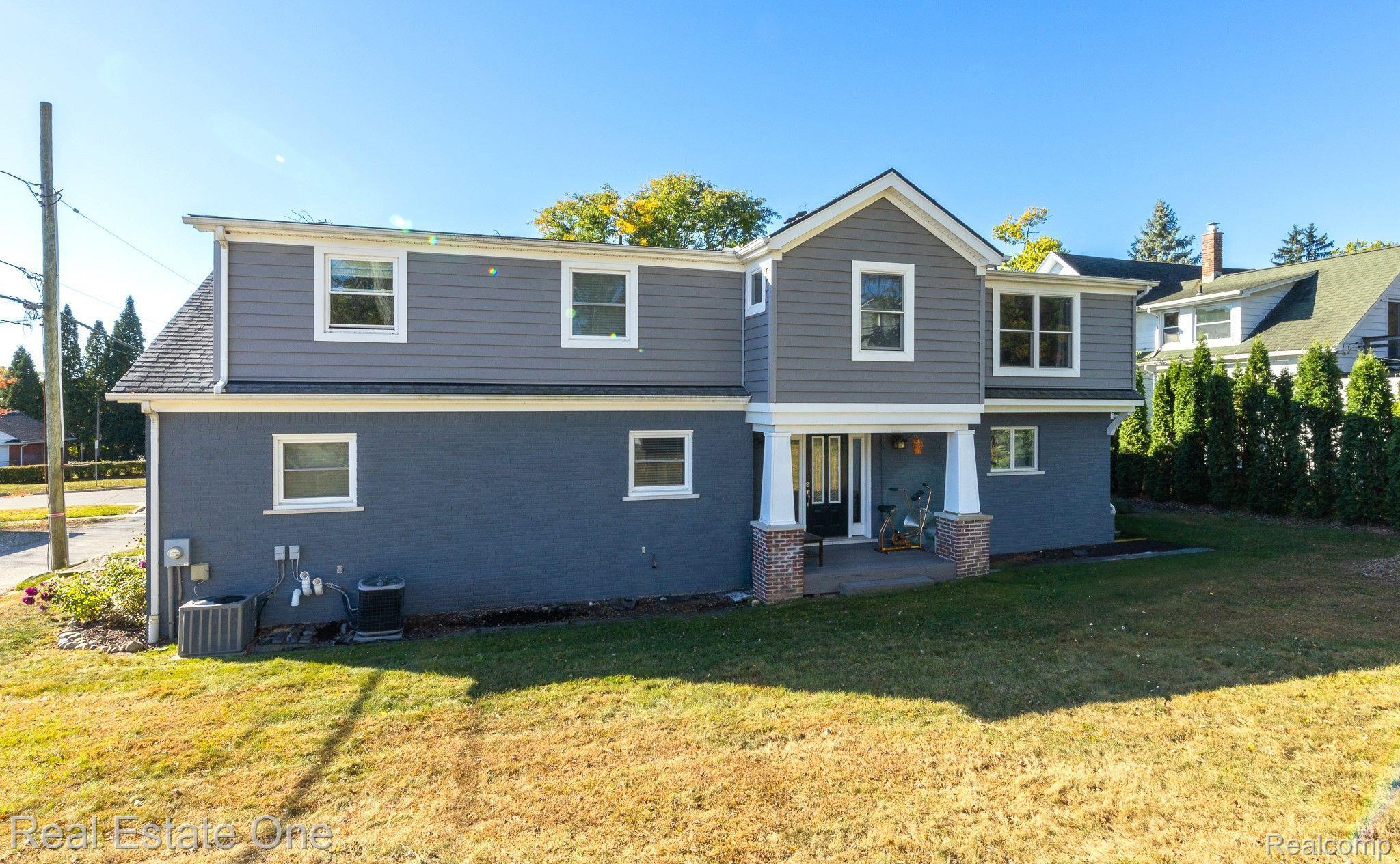 124 Ferndale AVE