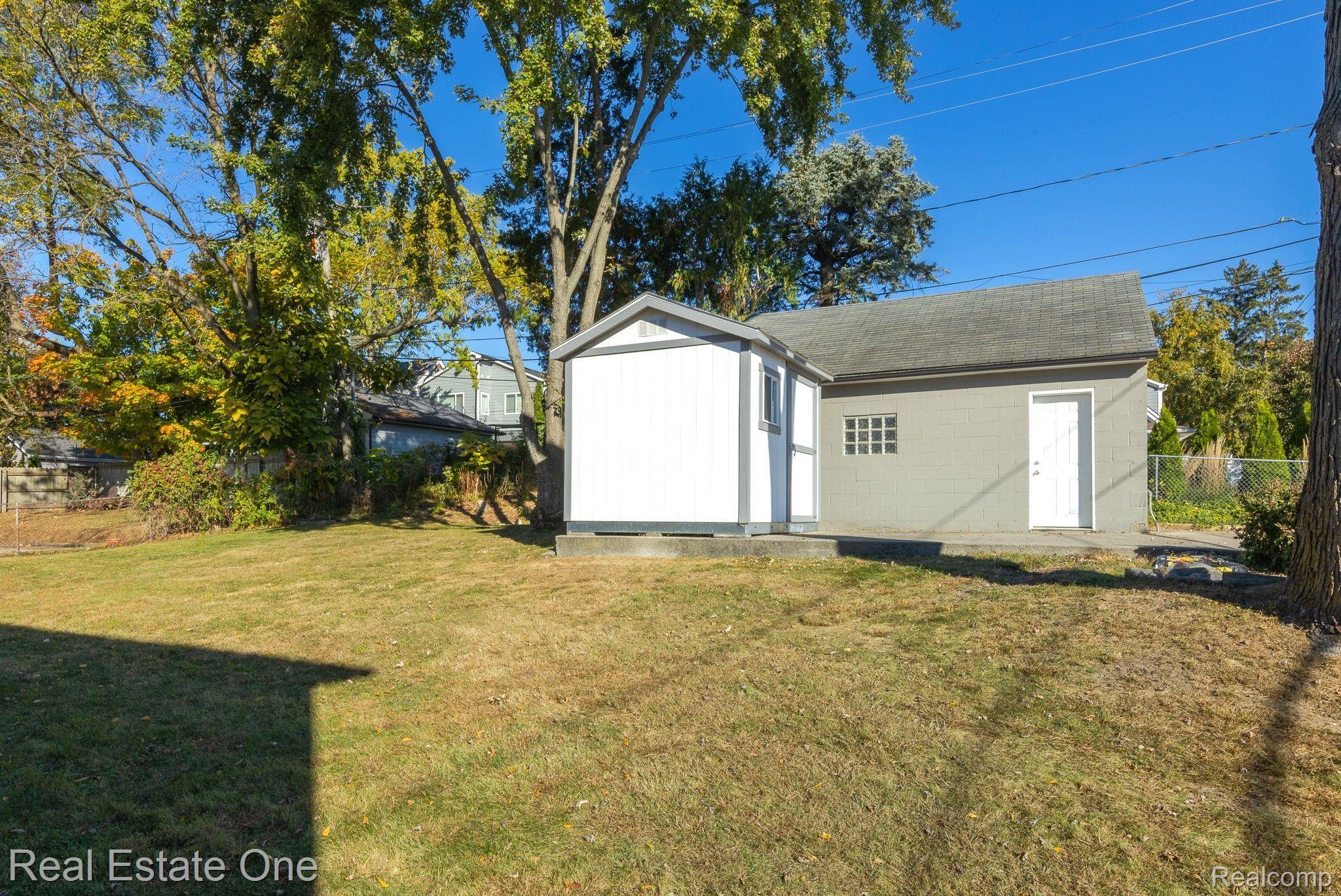 124 Ferndale AVE