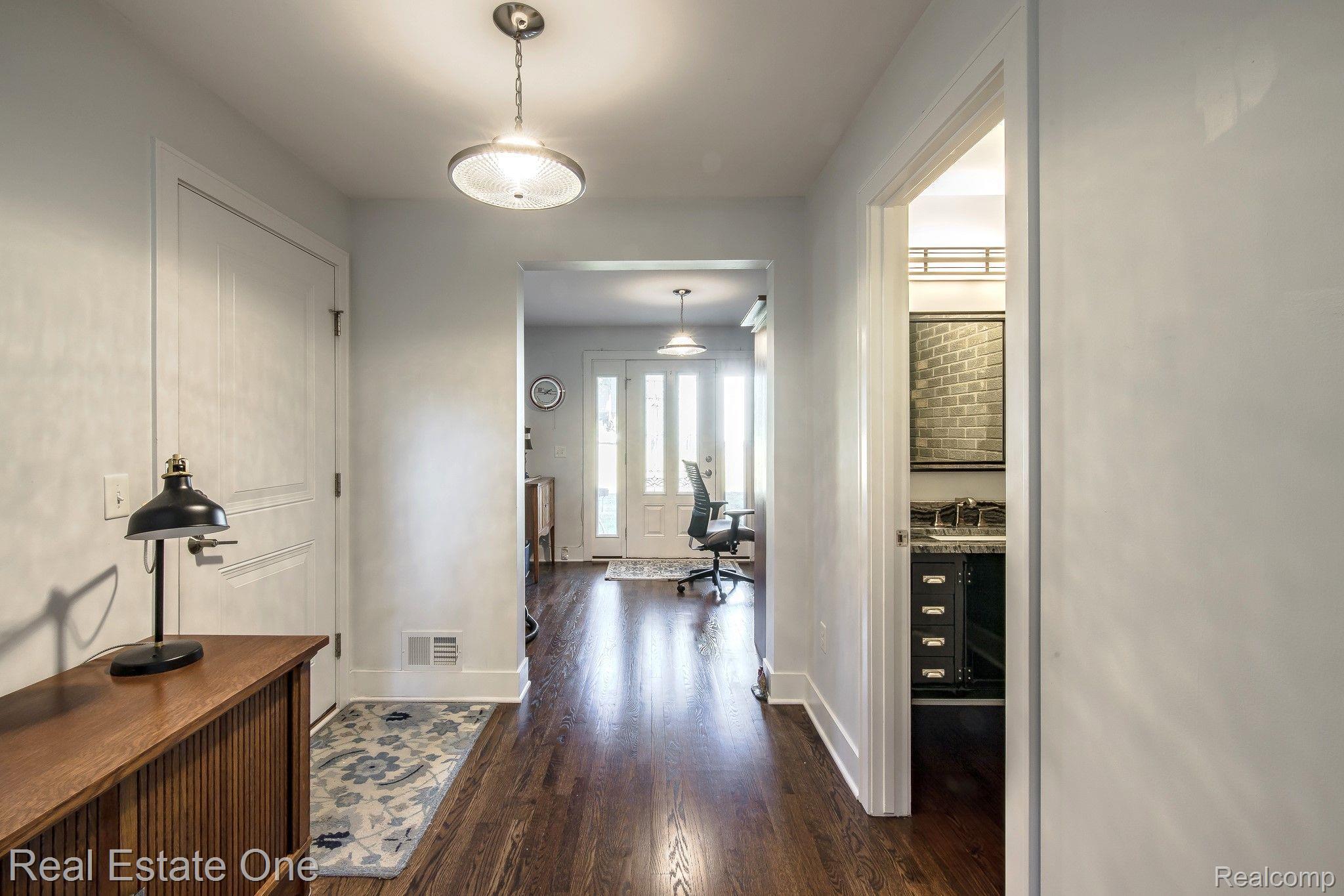 124 Ferndale AVE