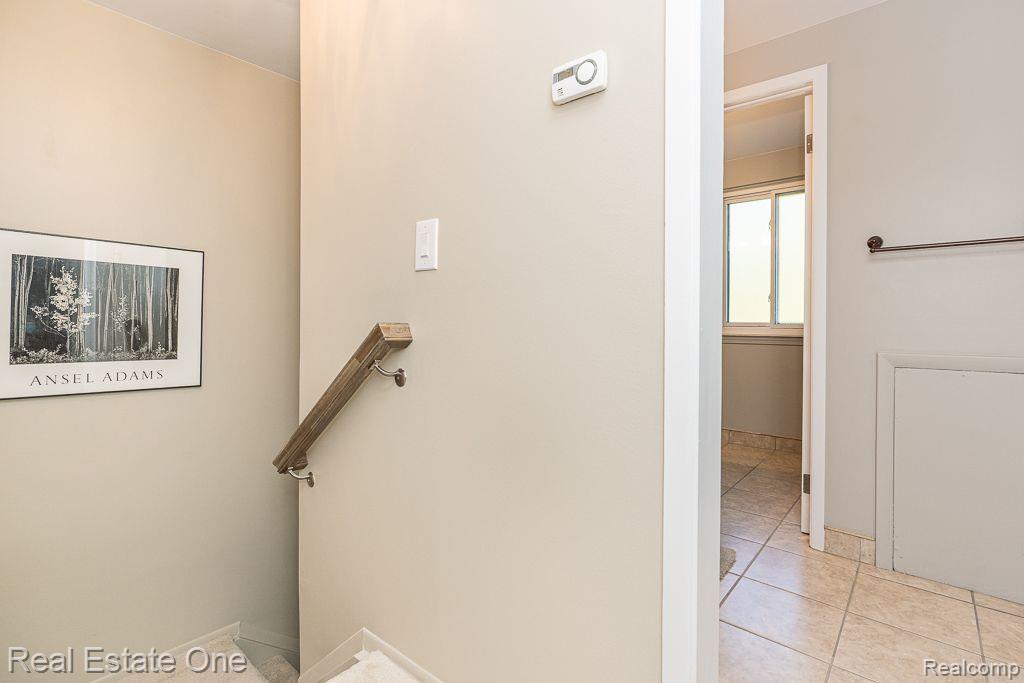 1505 CHARTER OAK DR