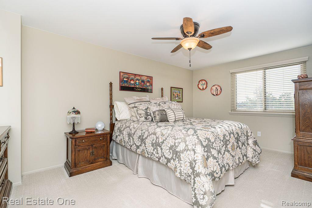 1505 CHARTER OAK DR