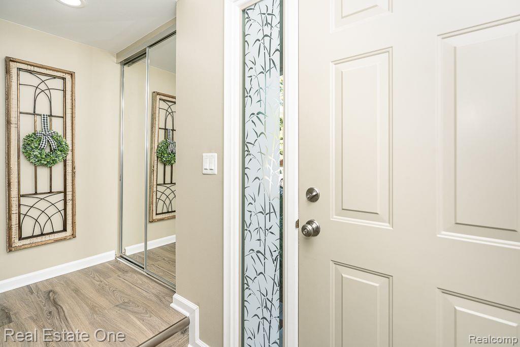 1505 CHARTER OAK DR