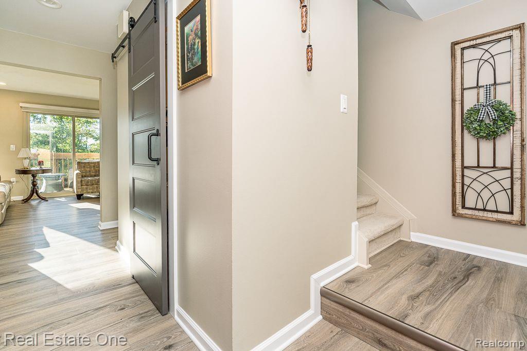 1505 CHARTER OAK DR