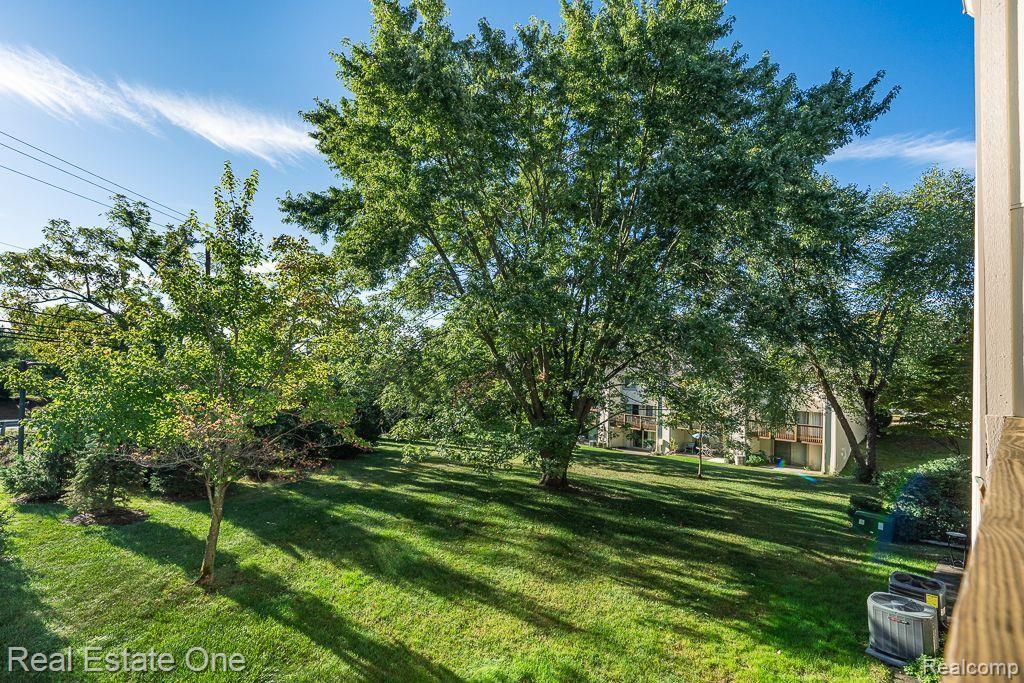1505 CHARTER OAK DR