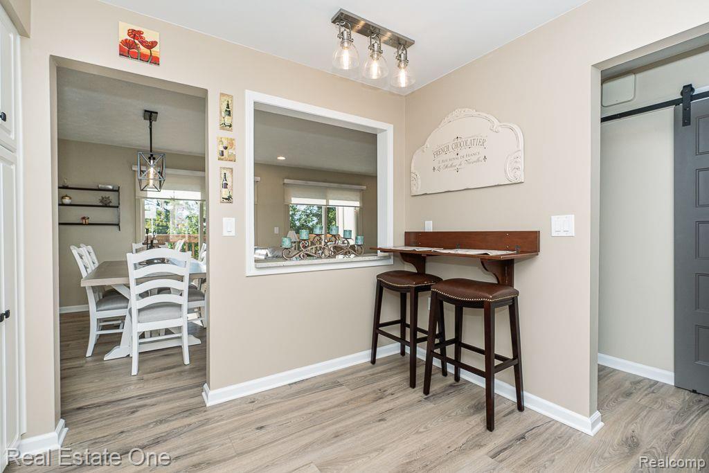 1505 CHARTER OAK DR