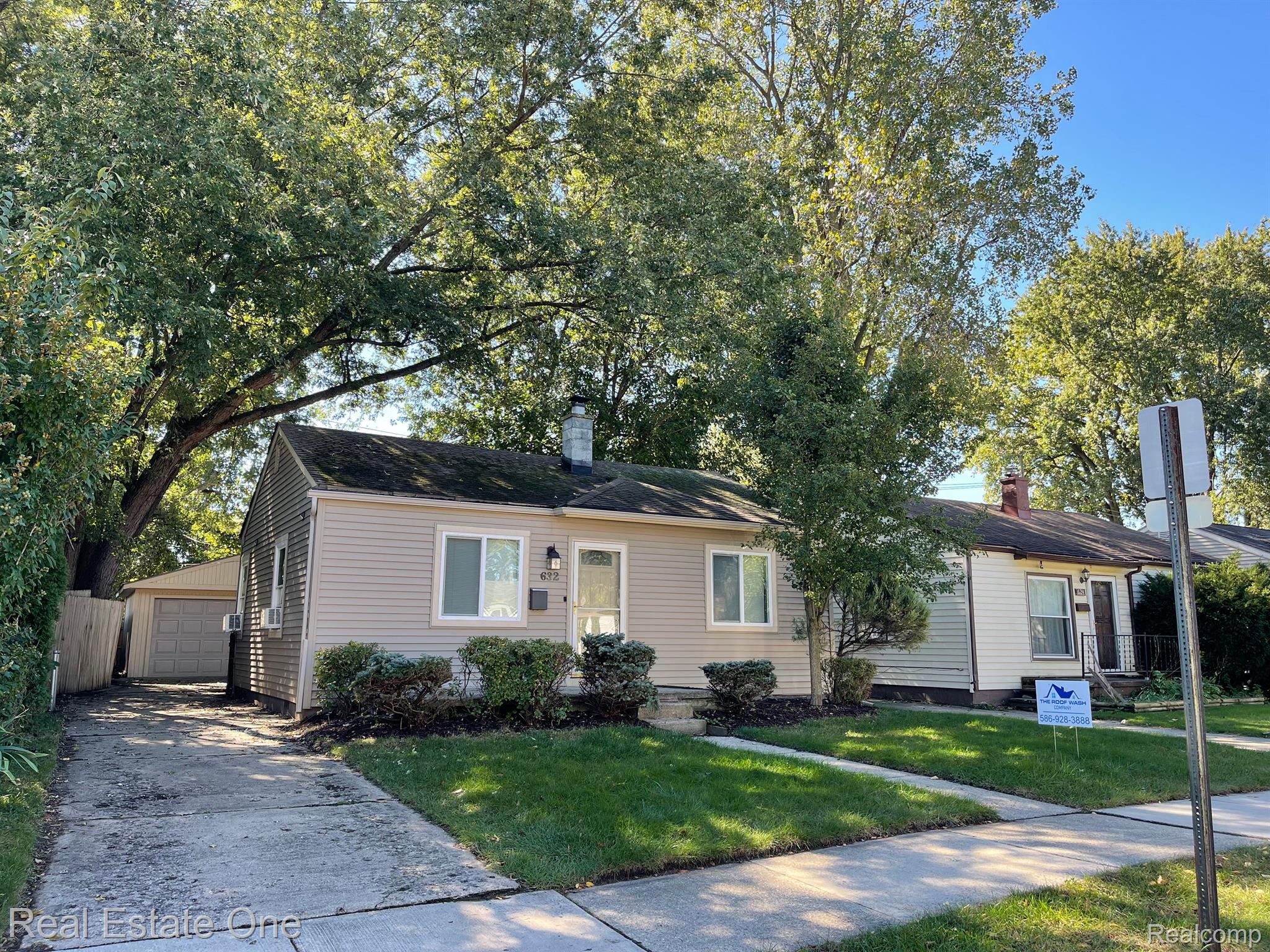 632 E HARWOOD AVE