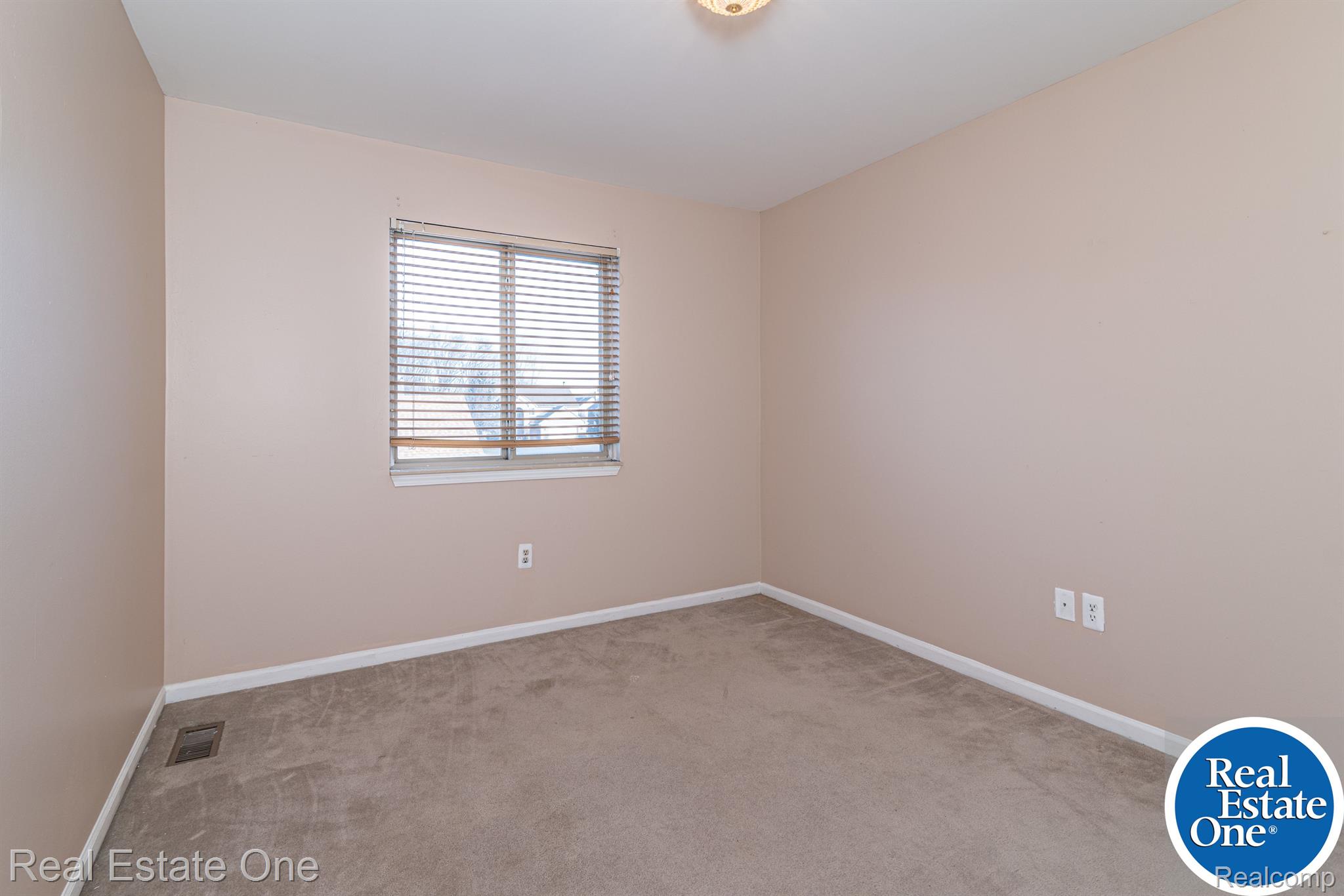 27491 CRANBROOK DR