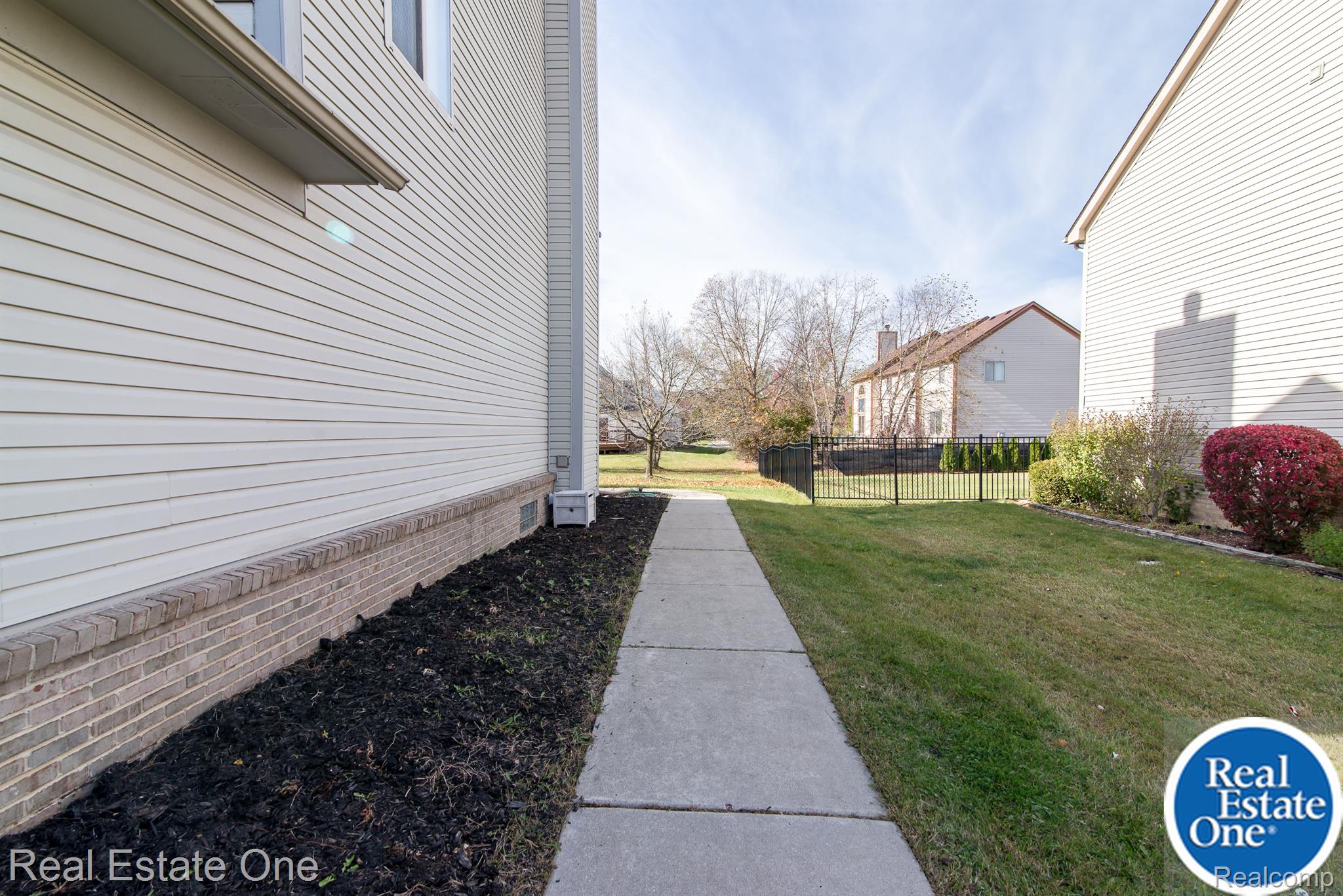 27491 CRANBROOK DR