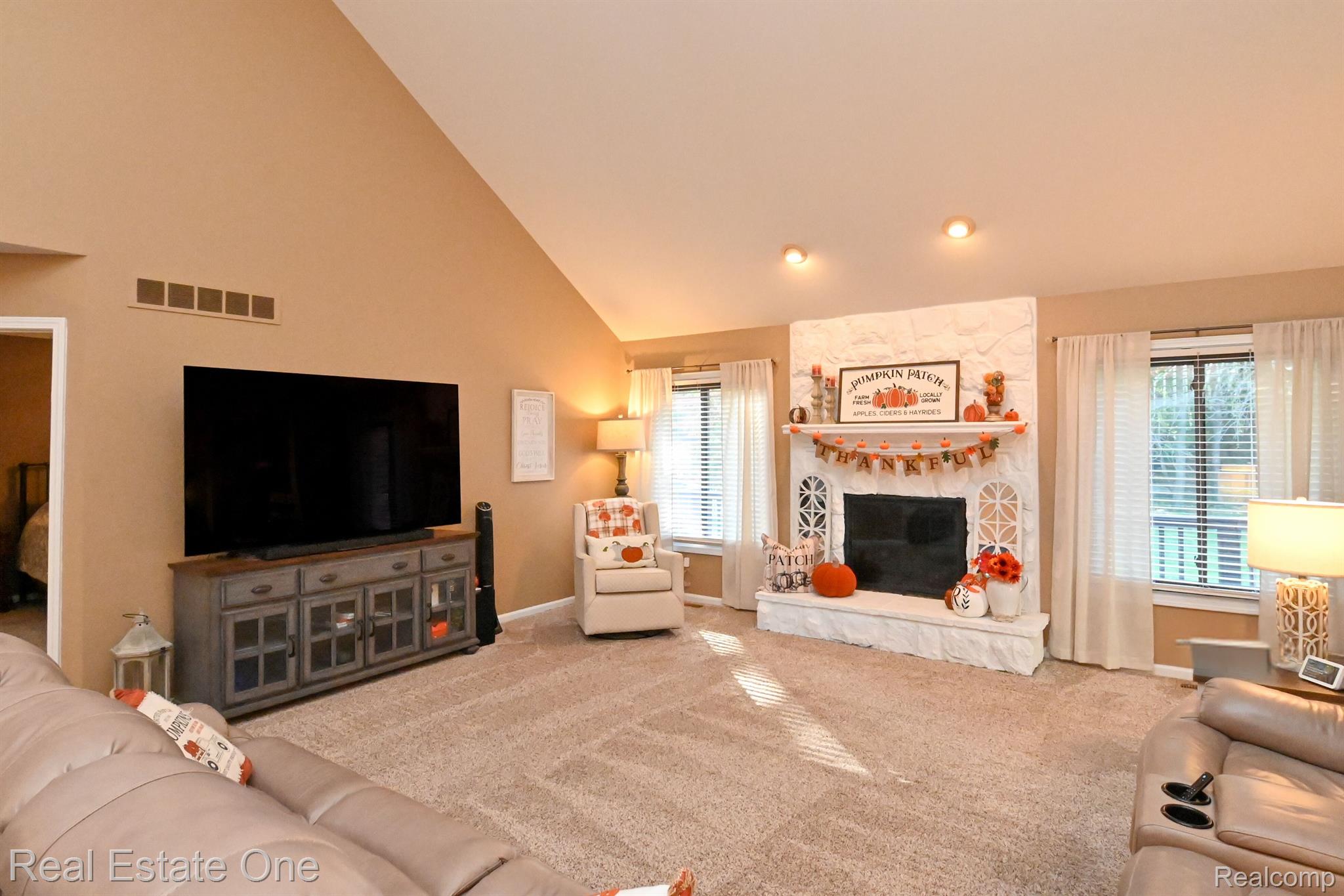 14614 EMERSON DR