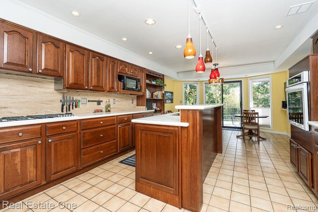 3122 QUAIL RIDGE CIR