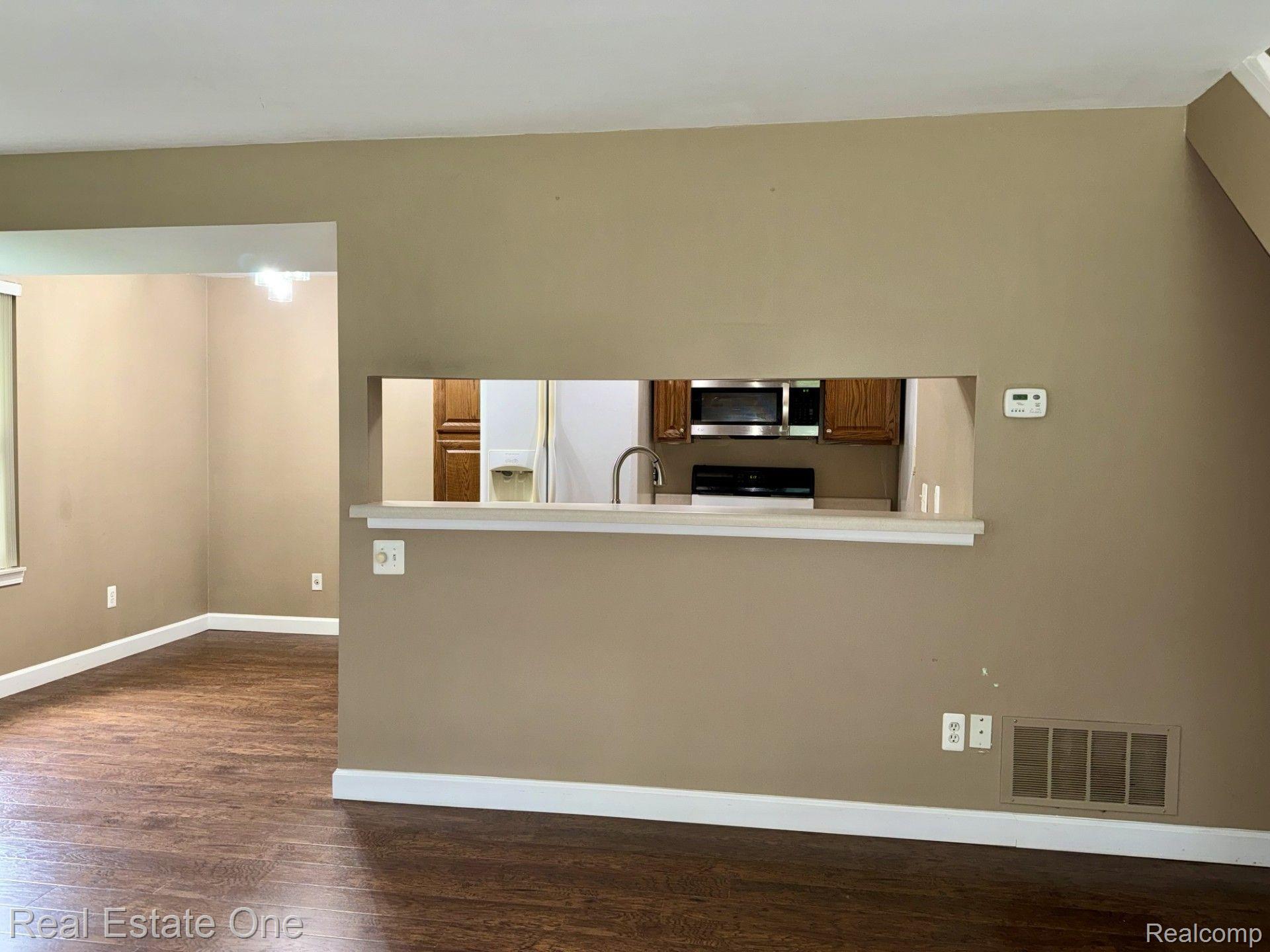 3143 SUNNYSIDE CRT