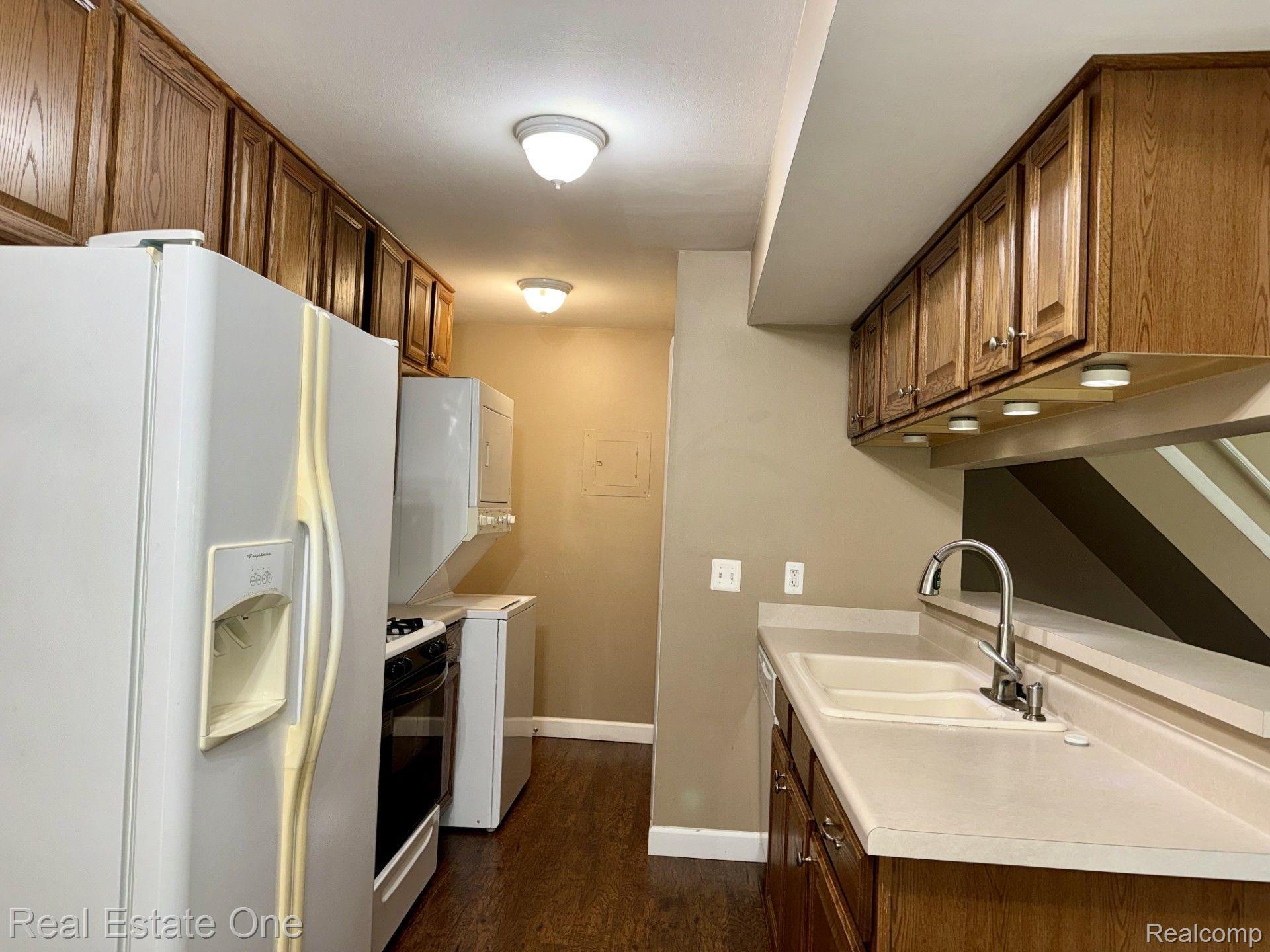 3143 SUNNYSIDE CRT