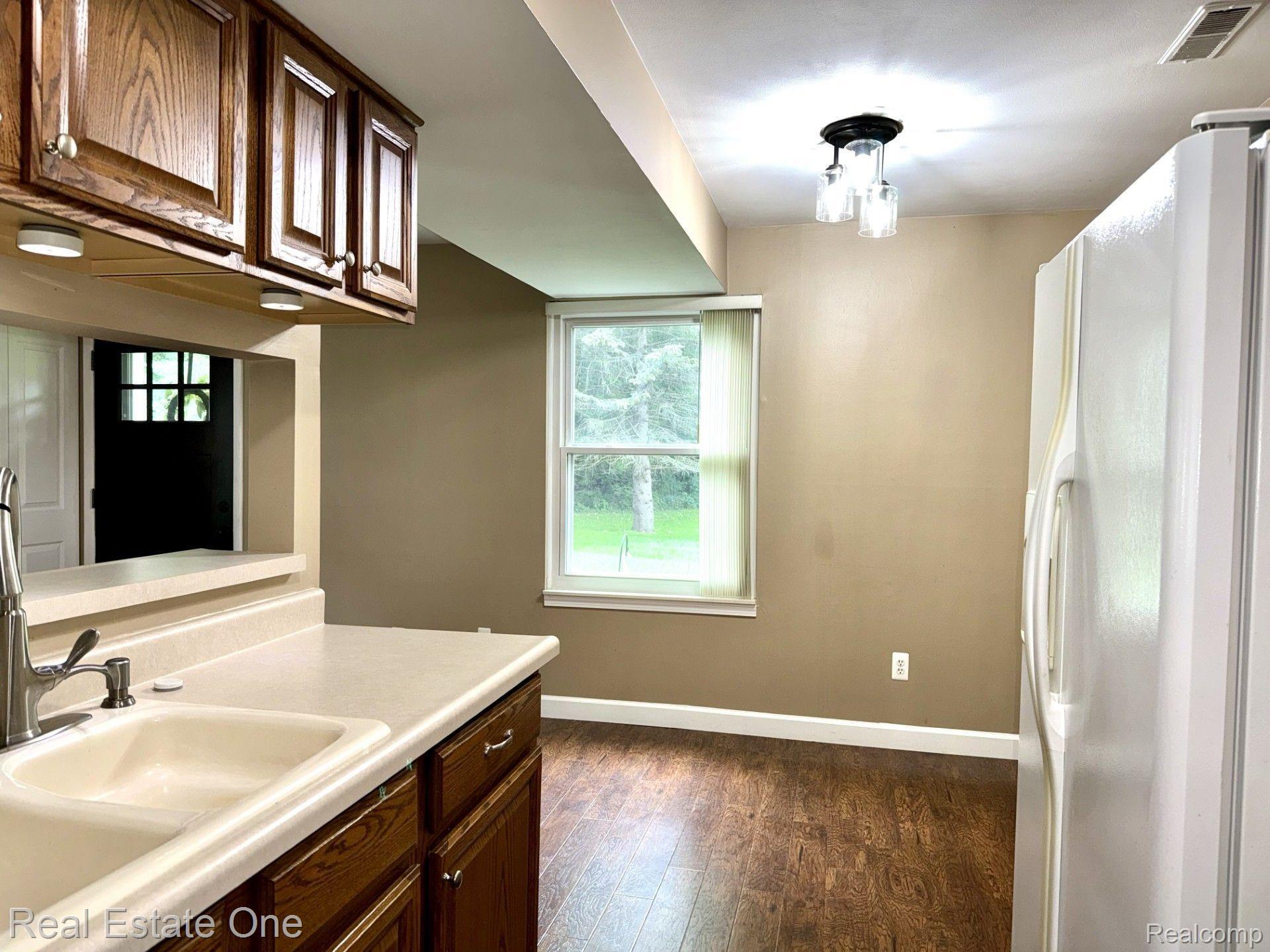 3143 SUNNYSIDE CRT