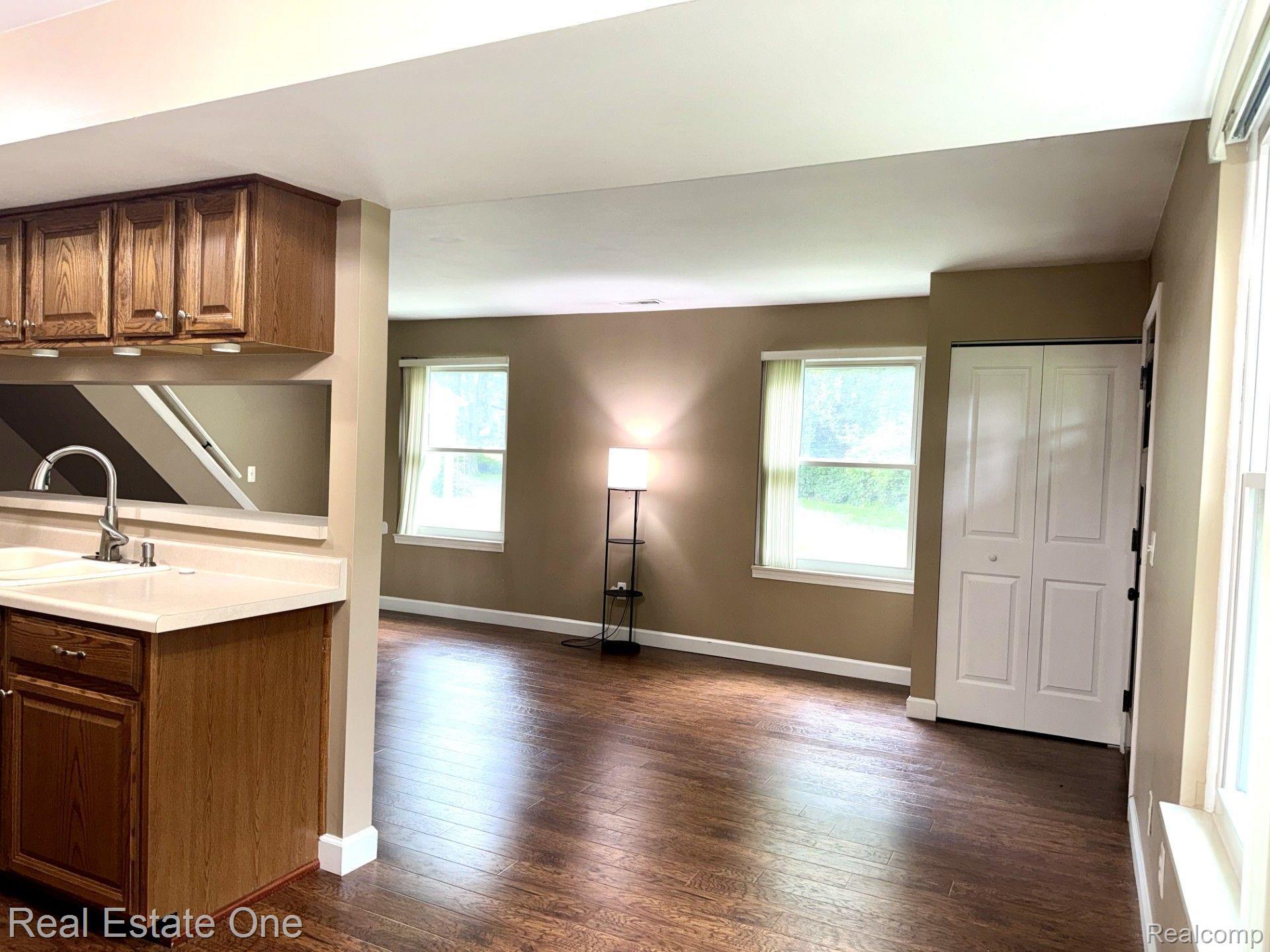 3143 SUNNYSIDE CRT