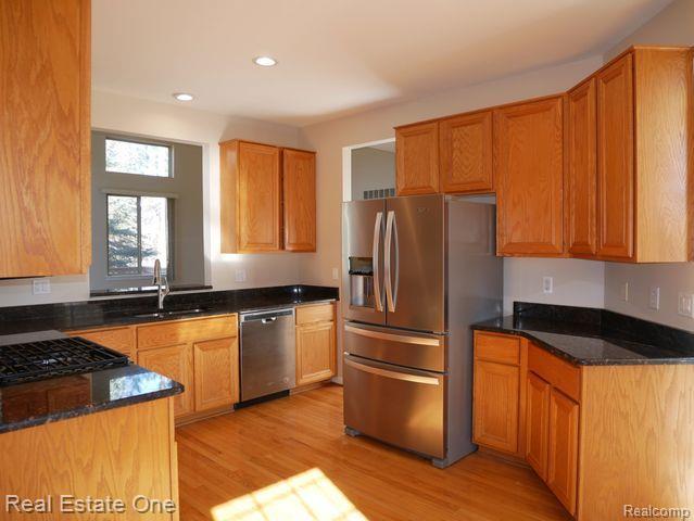 1075 Maya CRT