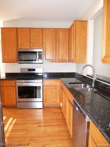 1075 Maya CRT