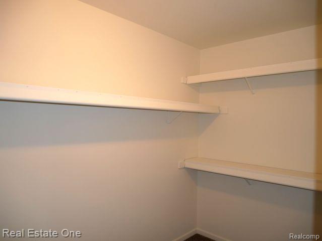 1075 Maya CRT