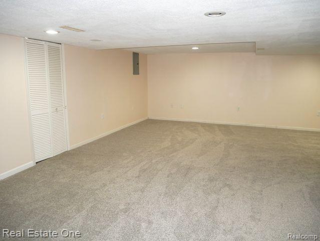1075 Maya CRT