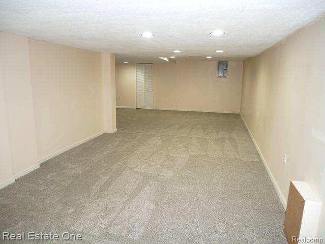 1075 Maya CRT