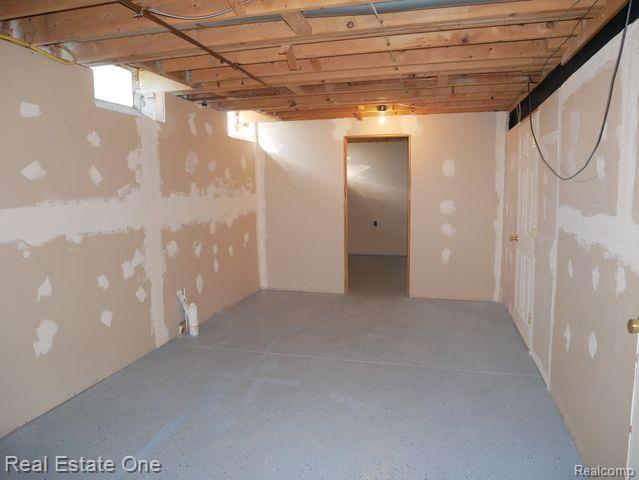 1075 Maya CRT