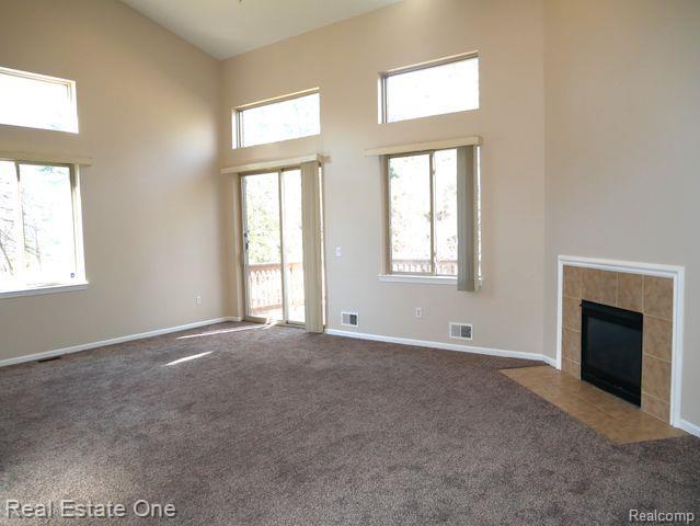 1075 Maya CRT