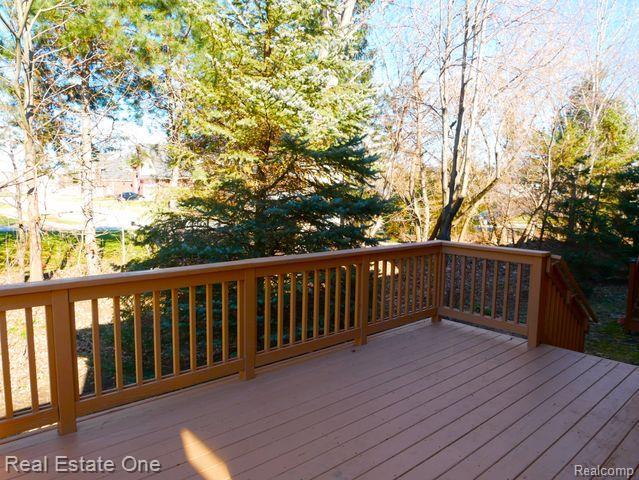 1075 Maya CRT