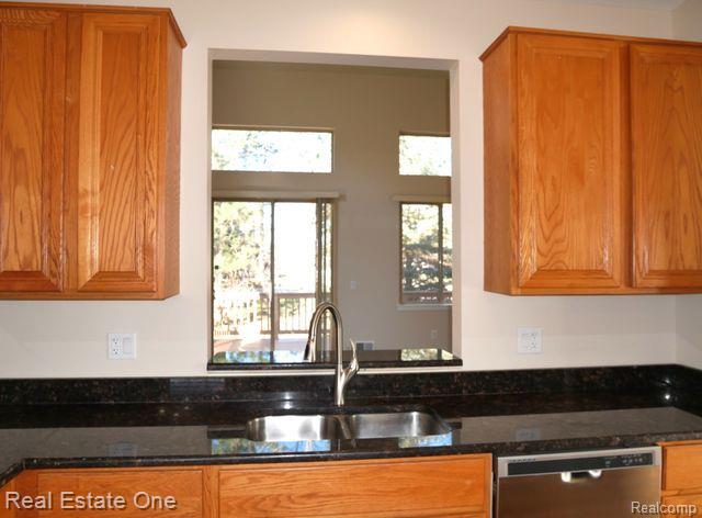 1075 Maya CRT