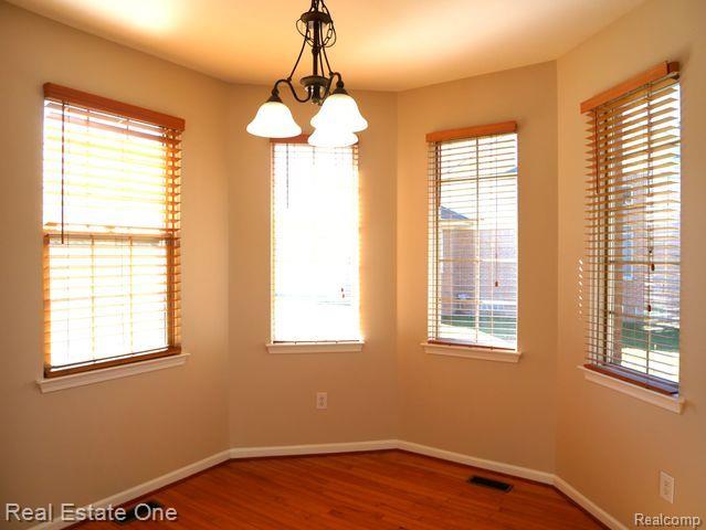 1075 Maya CRT
