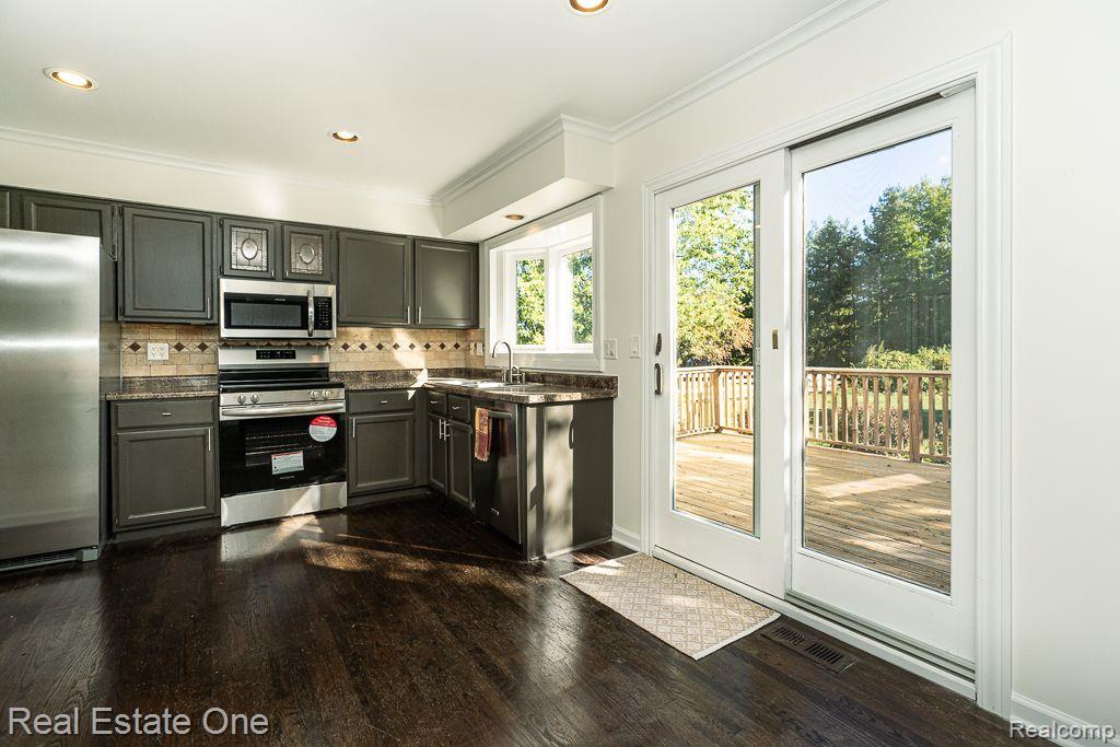 45298 RONNEN DR