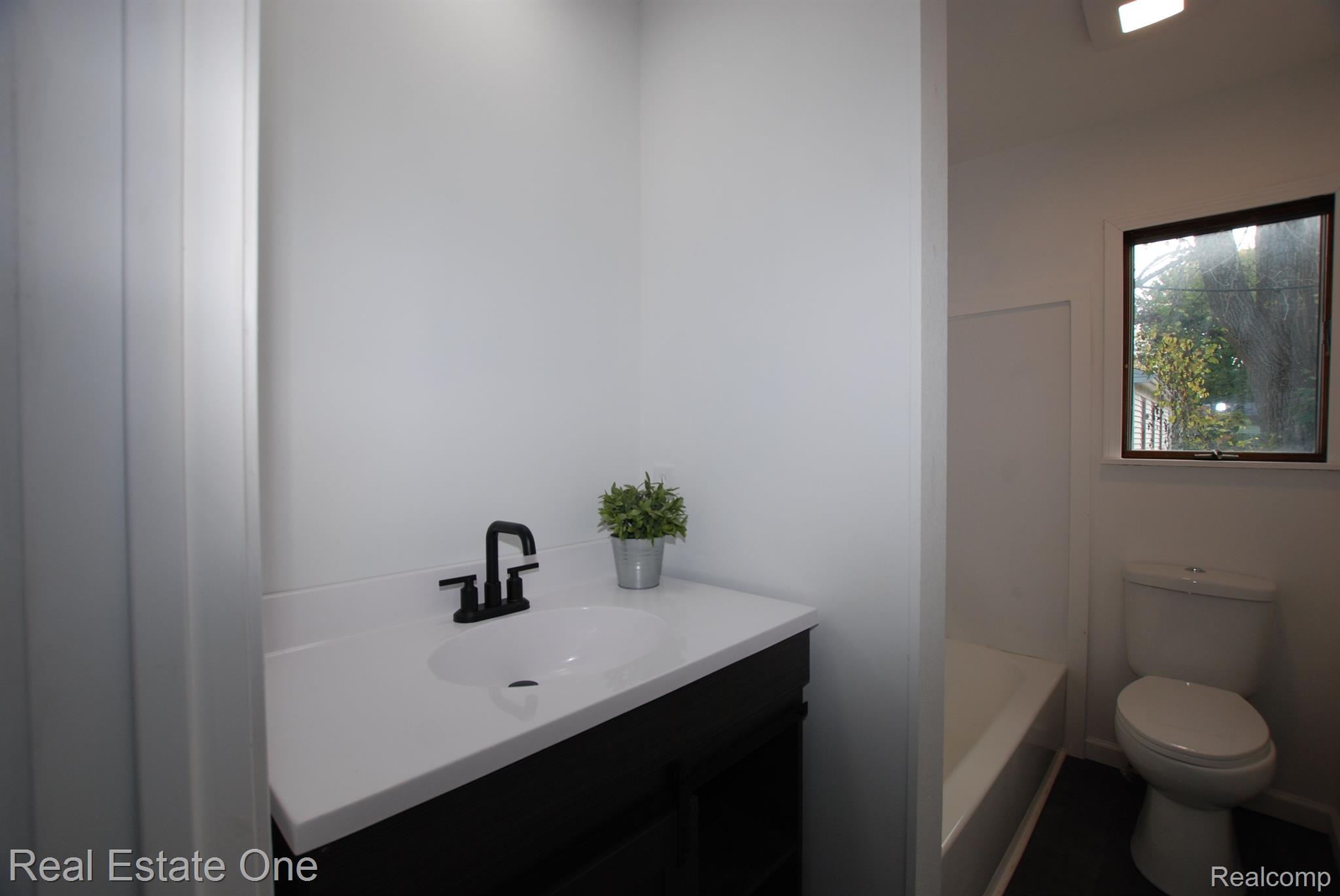 3266 SAYRE