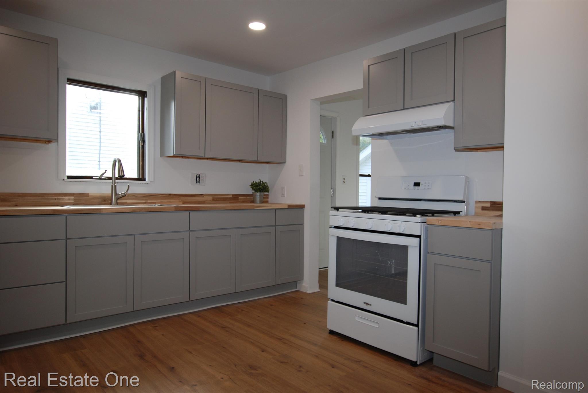 3266 SAYRE