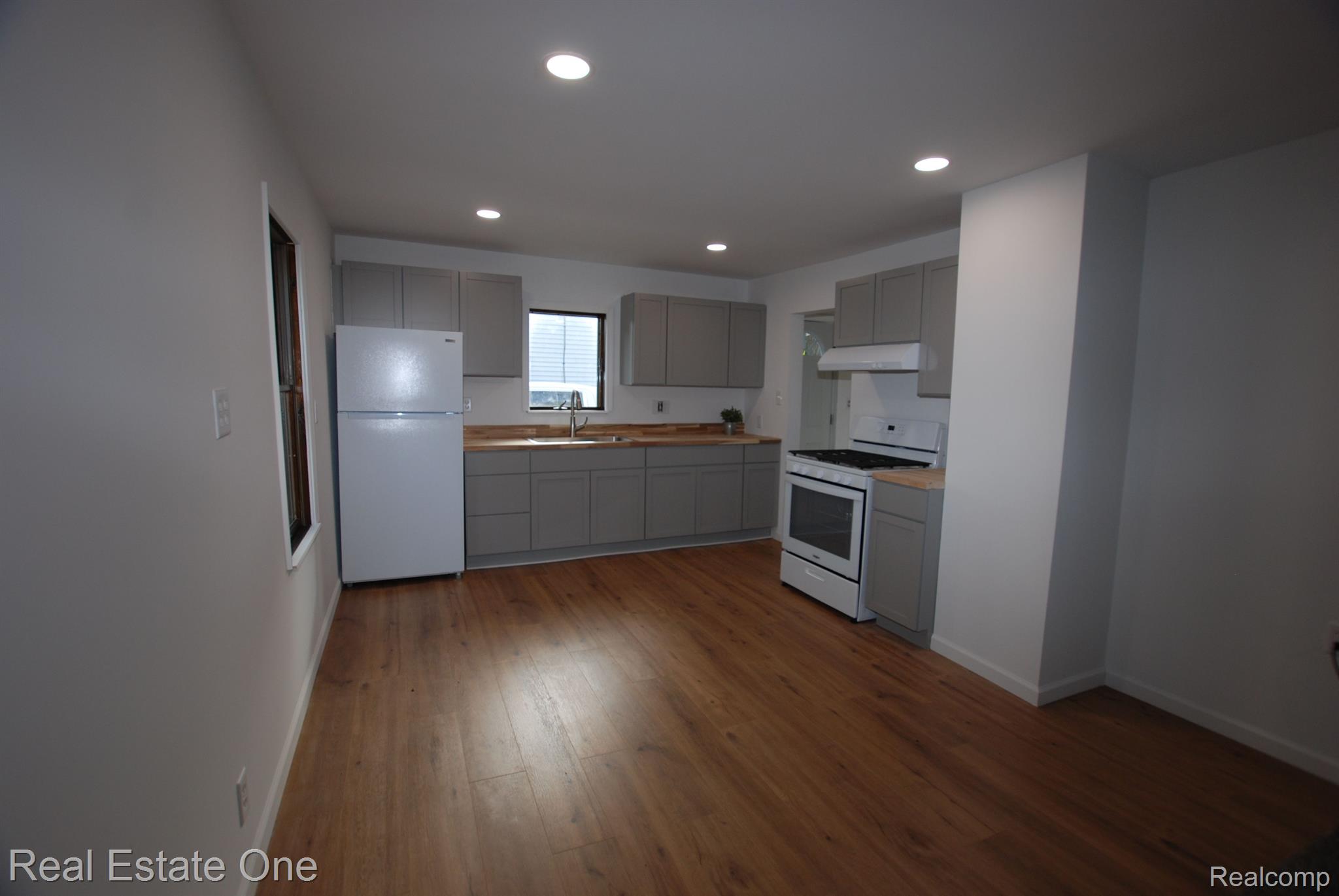 3266 SAYRE