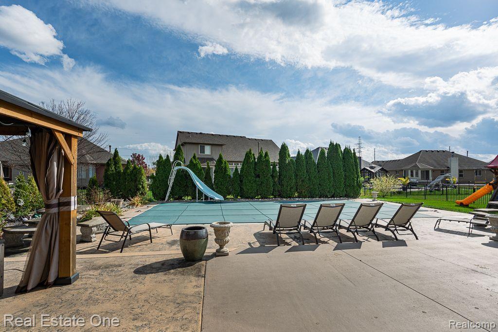 21450 Bunker DR