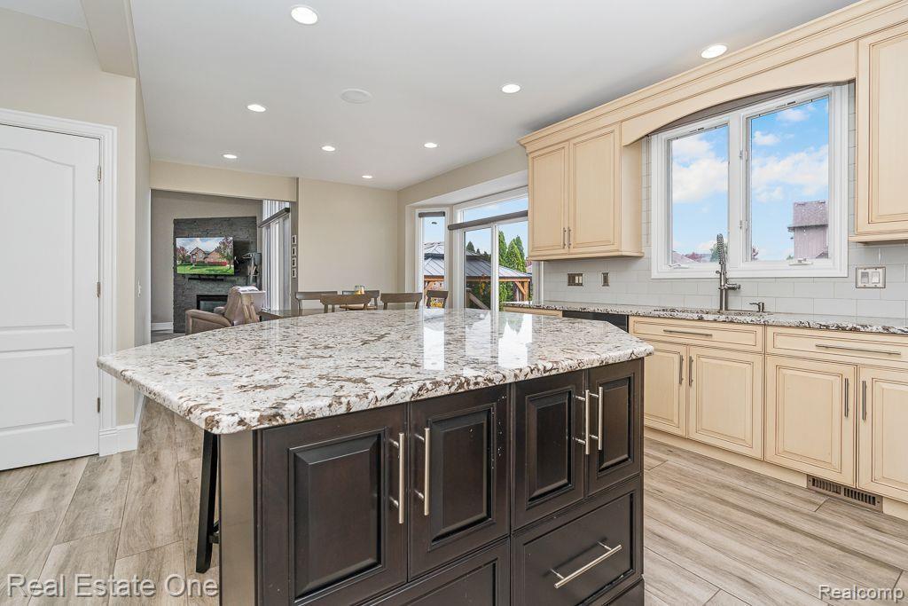 21450 Bunker DR