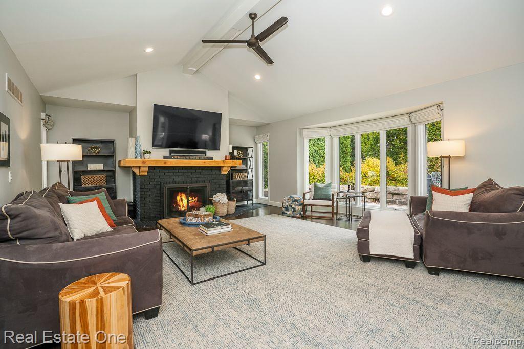 54398 RIDGEVIEW DR