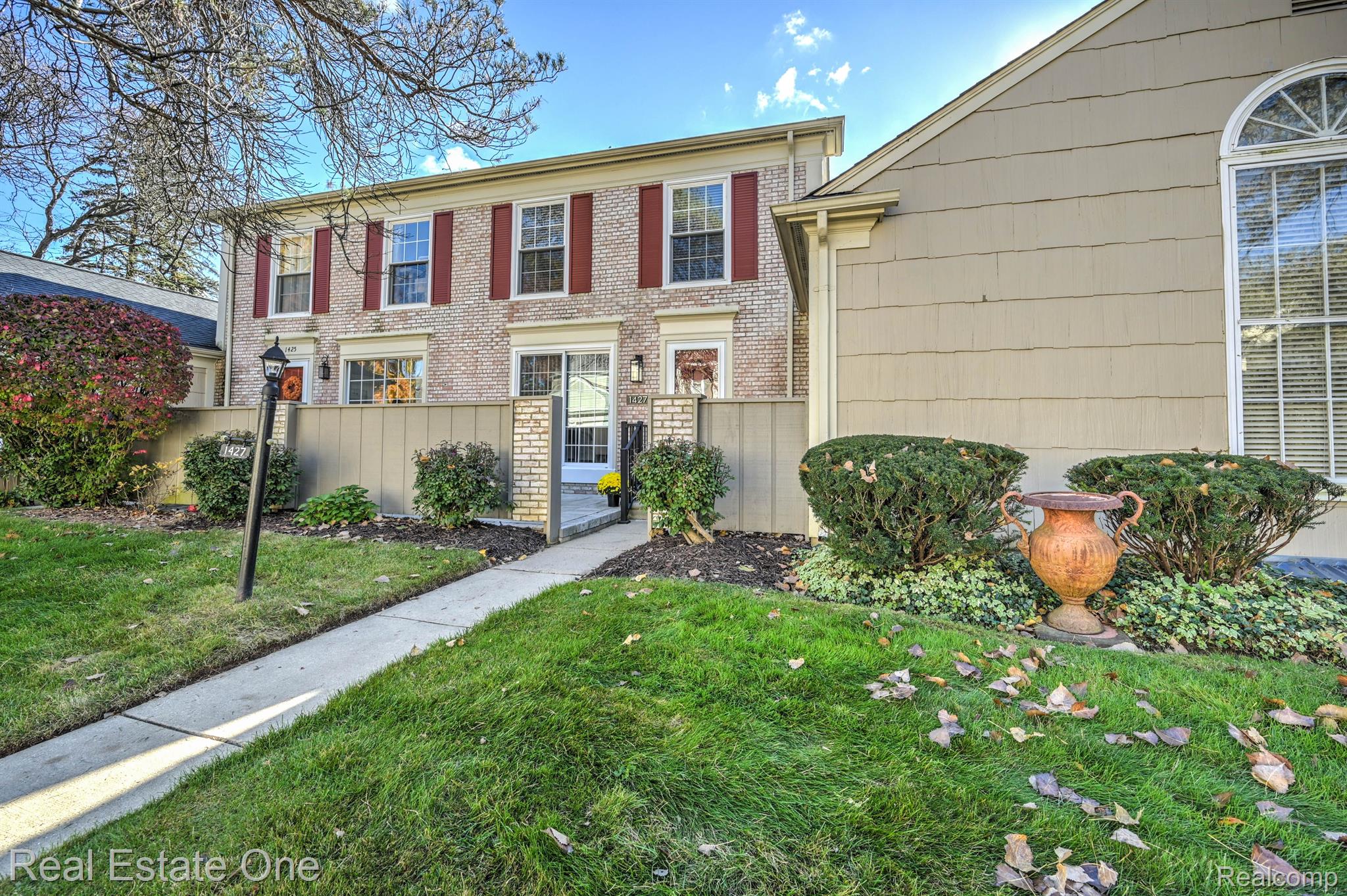 1427 Lantern LN 35 13 Unit: 35
