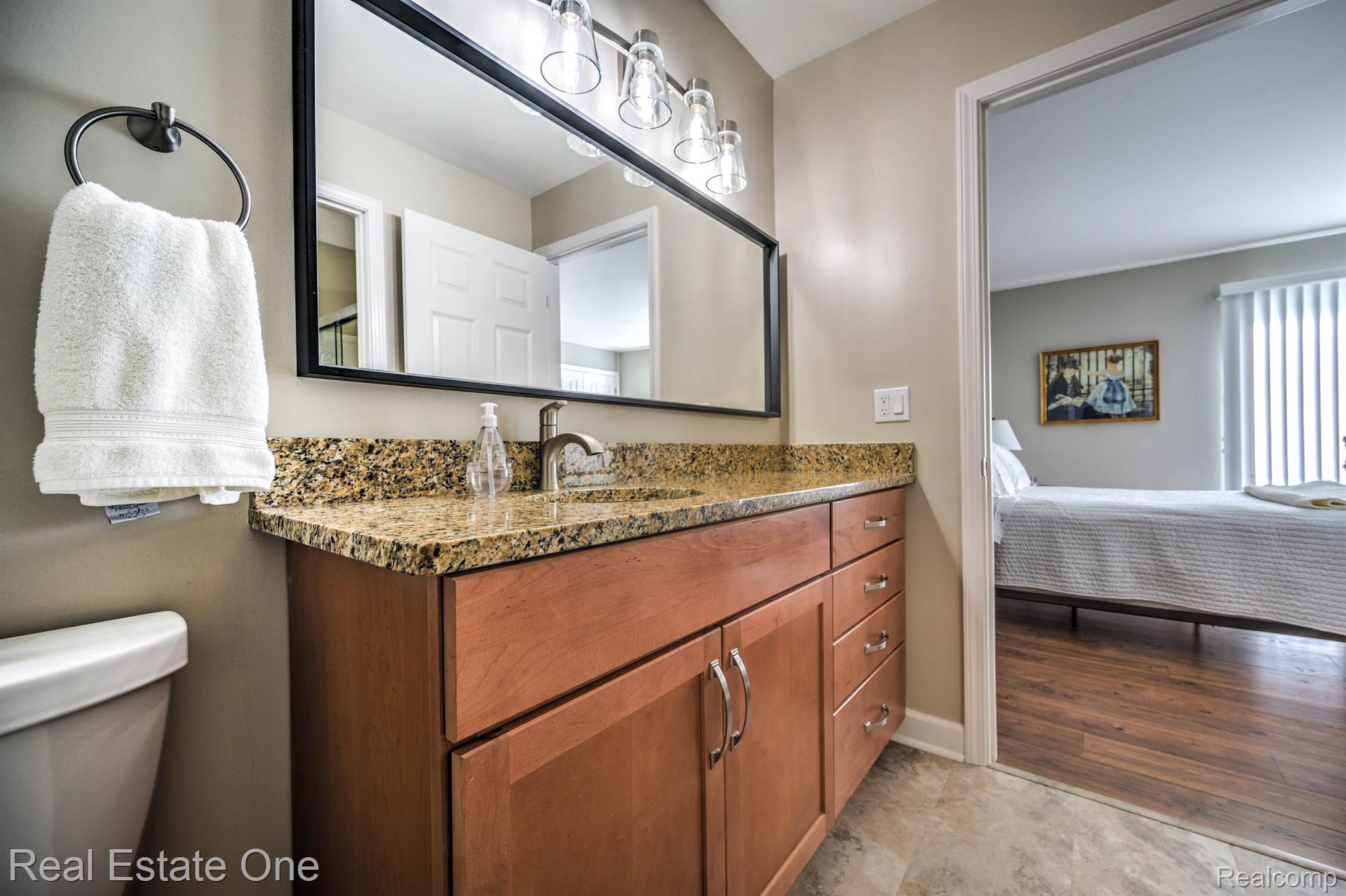 1427 Lantern LN 35 13 Unit: 35