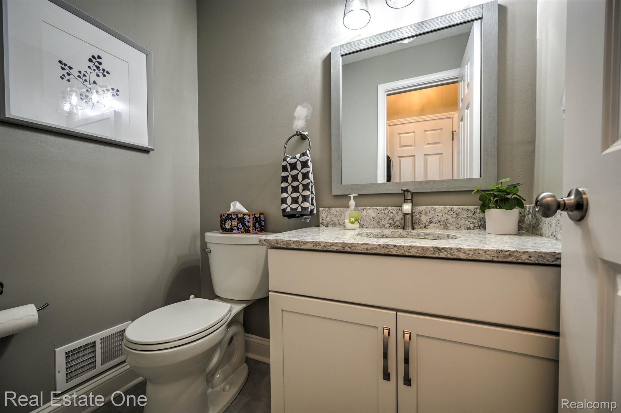 1427 Lantern LN 35 13 Unit: 35
