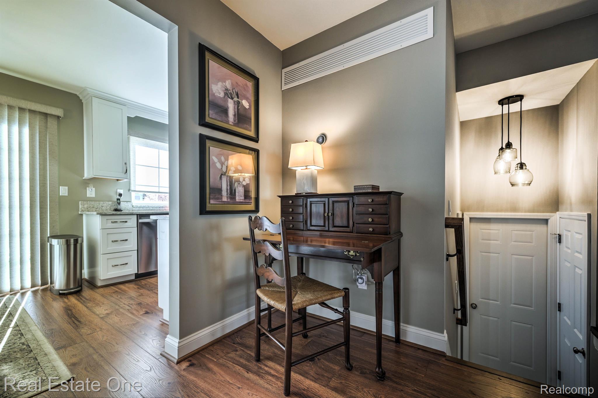 1427 Lantern LN 35 13 Unit: 35