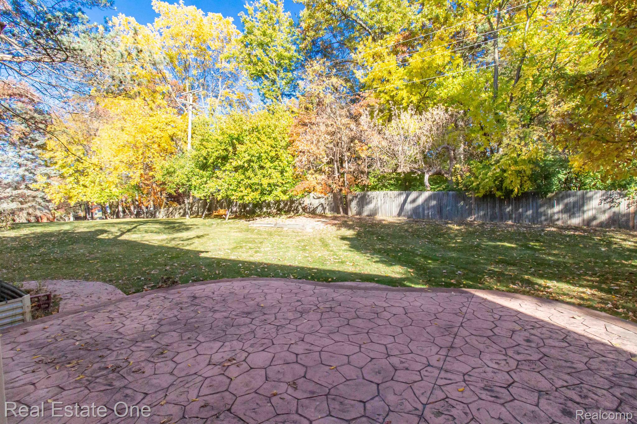 784 WHITNEY DR