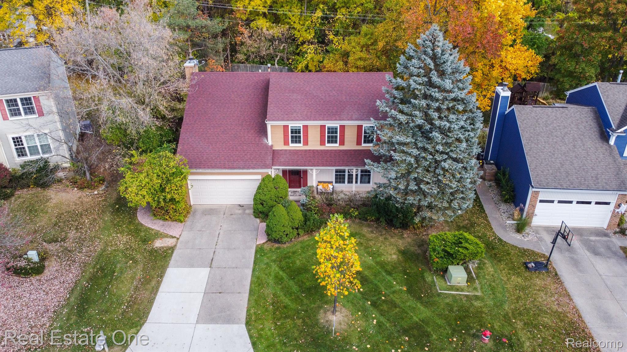 784 WHITNEY DR