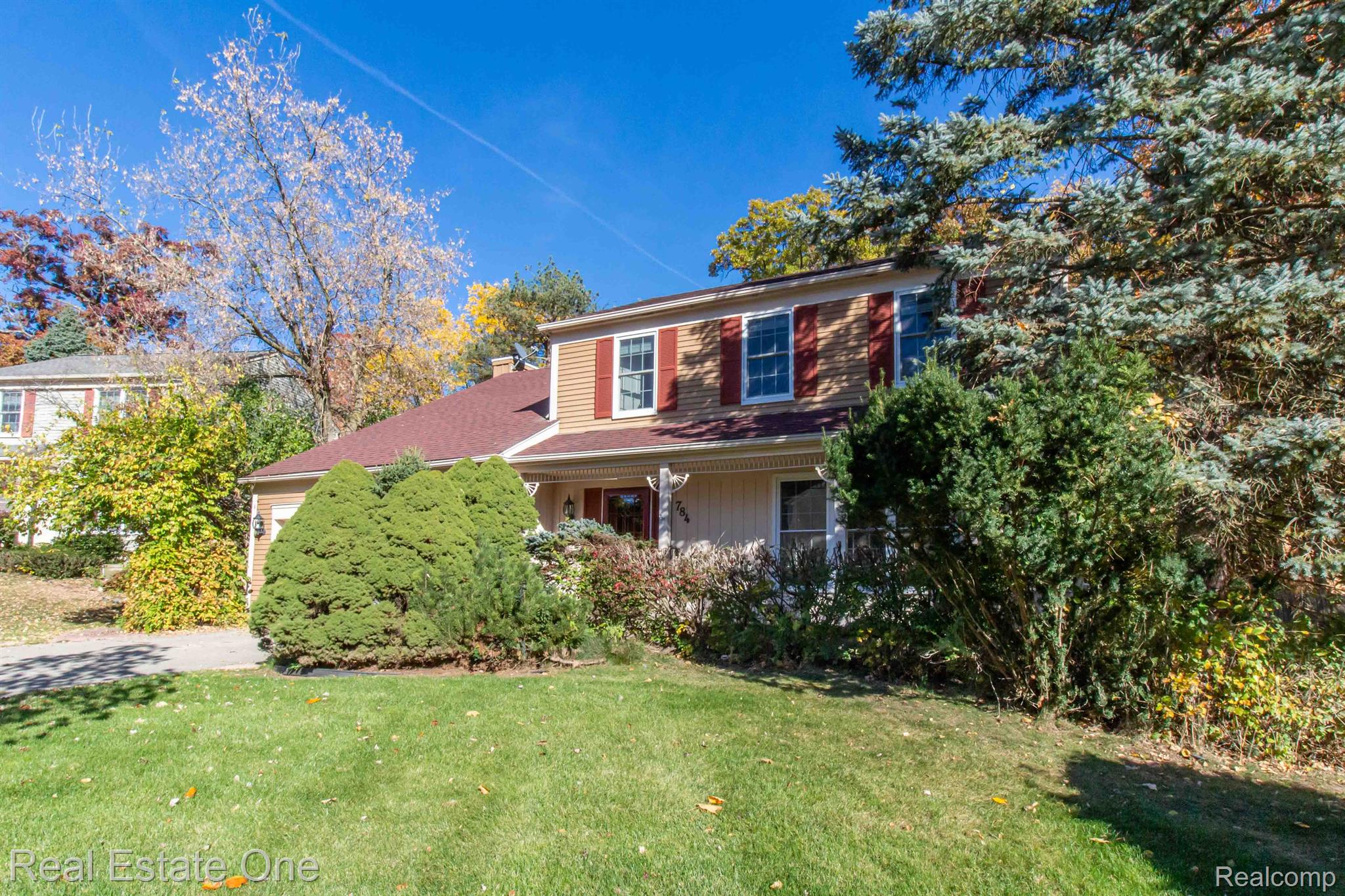 784 WHITNEY DR