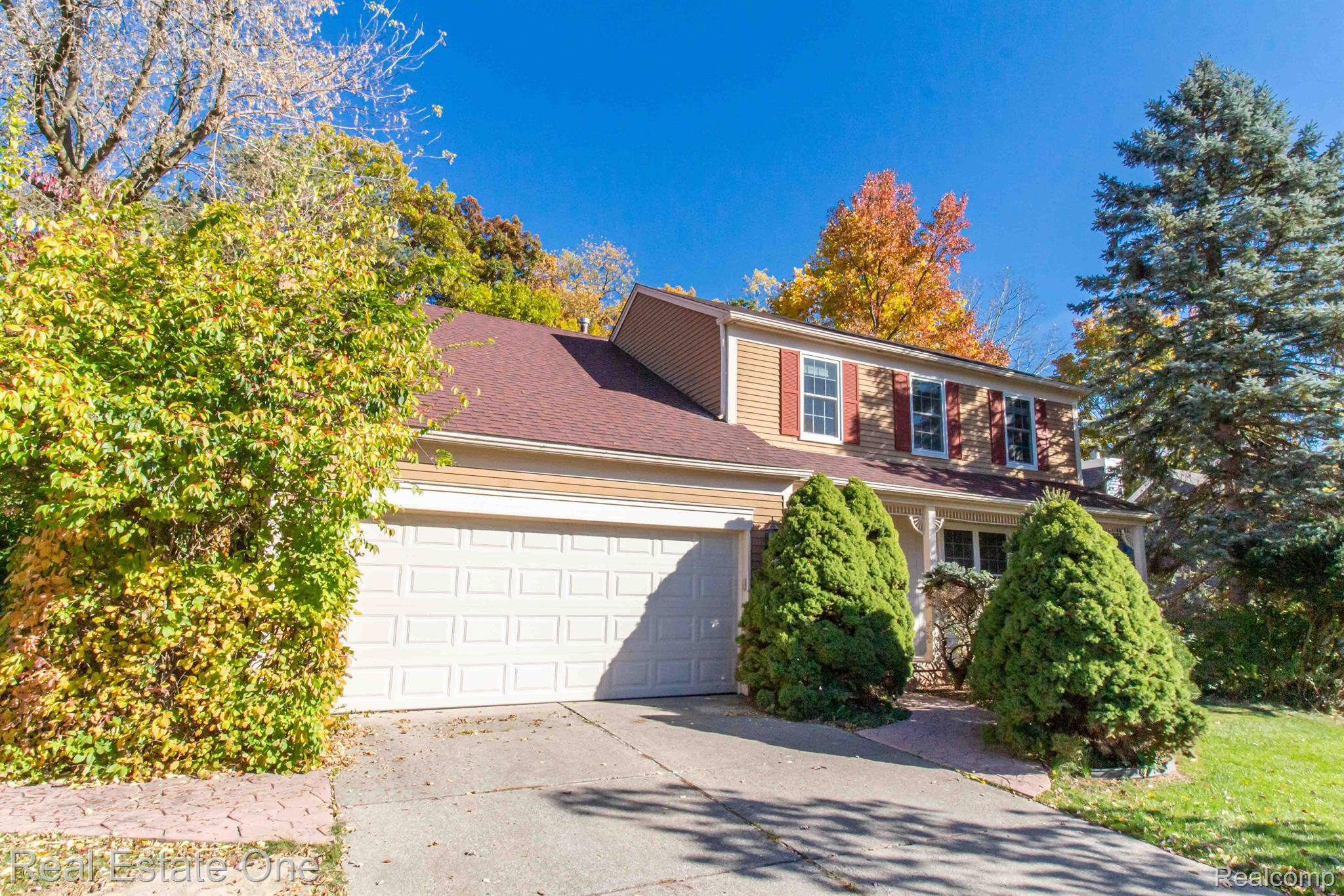 784 WHITNEY DR