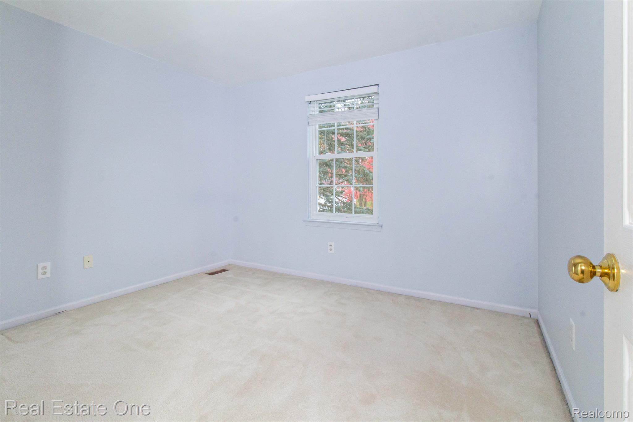 784 WHITNEY DR